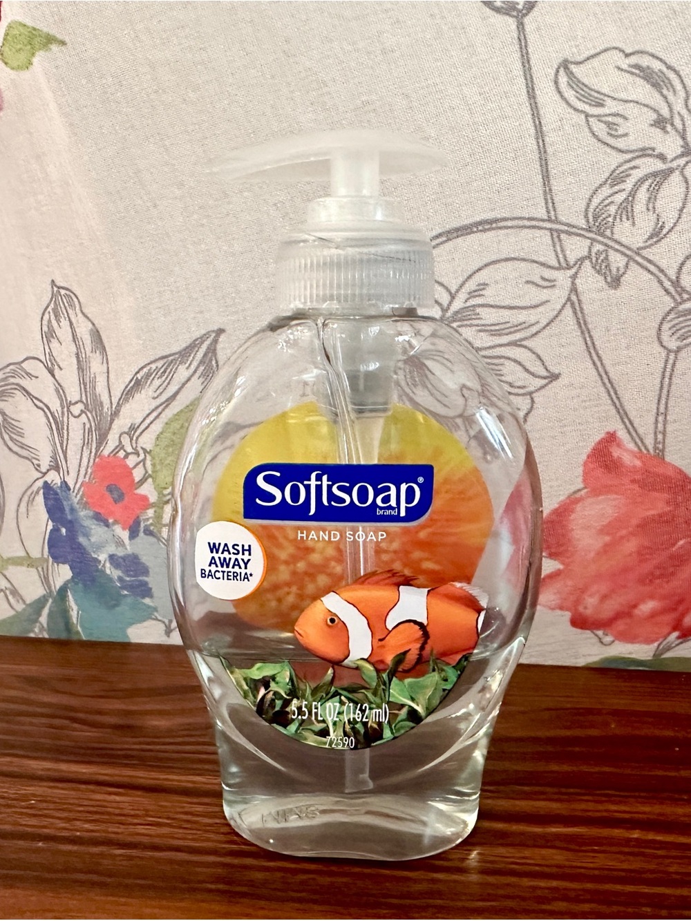SoftSoap Aquarium Series Fish 5.5 oz clownfish anemone 1/3 full frutiger aero
